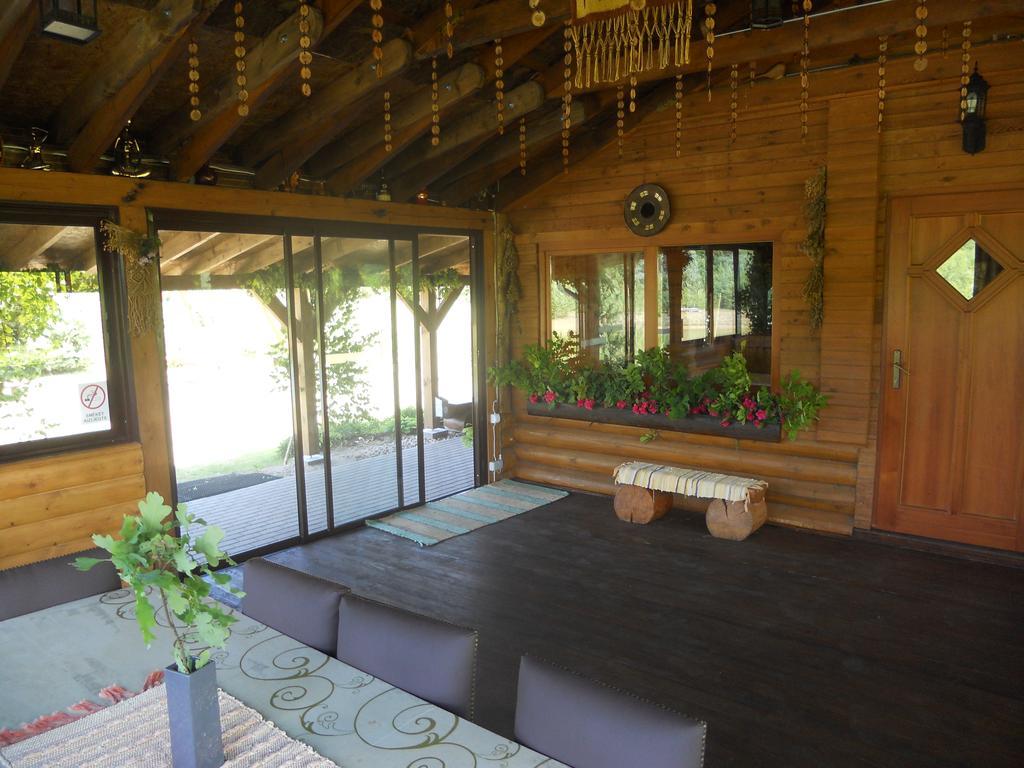 Villa Viesu Maja Forrest Dzimtmisa Exterior foto
