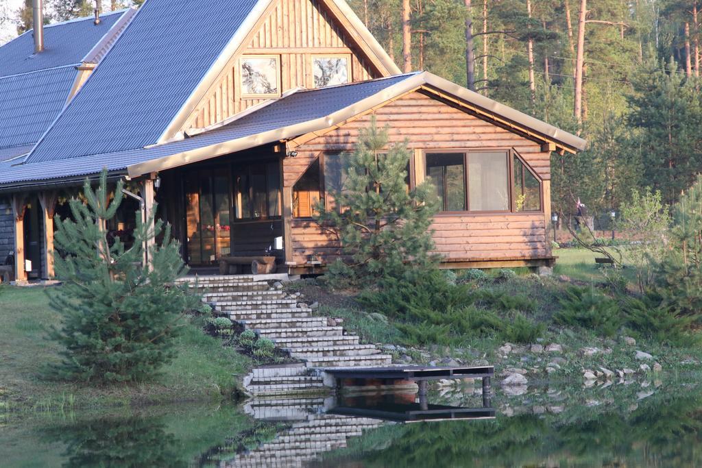 Villa Viesu Maja Forrest Dzimtmisa Exterior foto