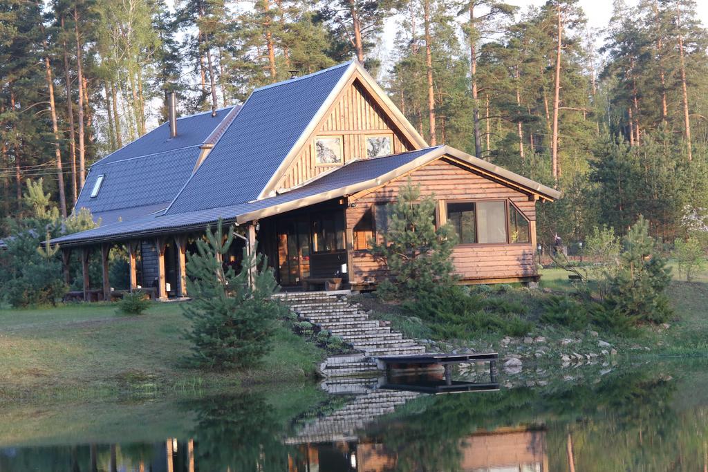 Villa Viesu Maja Forrest Dzimtmisa Exterior foto